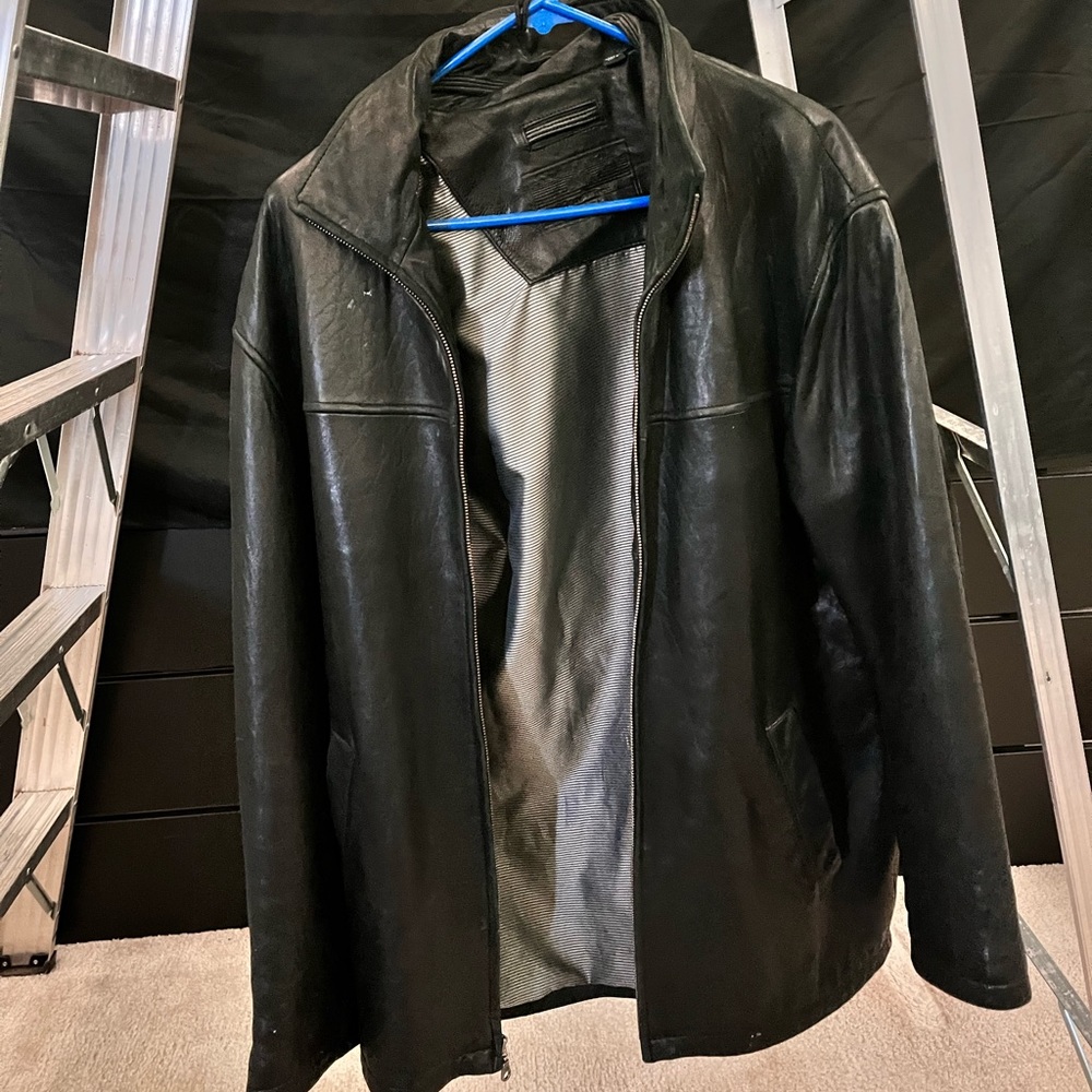Black roundtree & yorke leather jacket